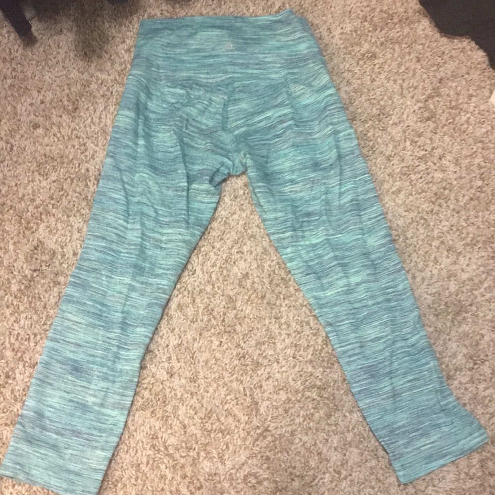 Lululemon Wunder Under High Rise.